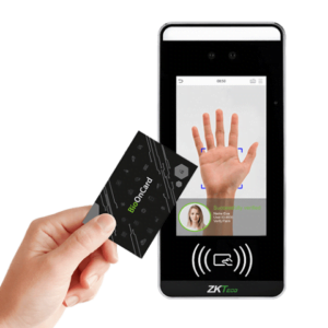 Bio On Card 3 Lecteur Speedface de zkteco conforme CNIL avec le gabarit biométrique dans la carte